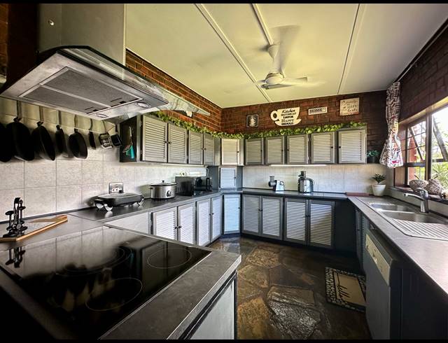 4 BEDROOM HOUSE FOR SALE IN MEER EN SEE